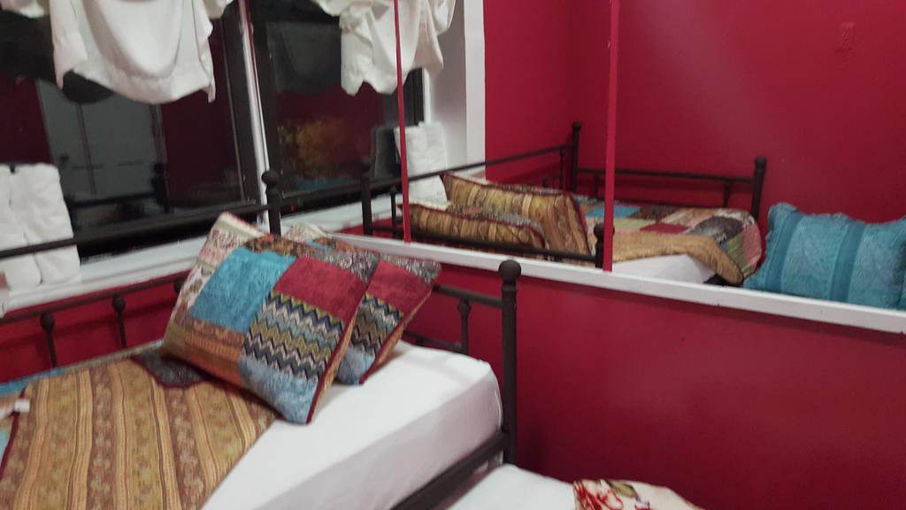 Oyo Bed And Breakfast New York Room photo